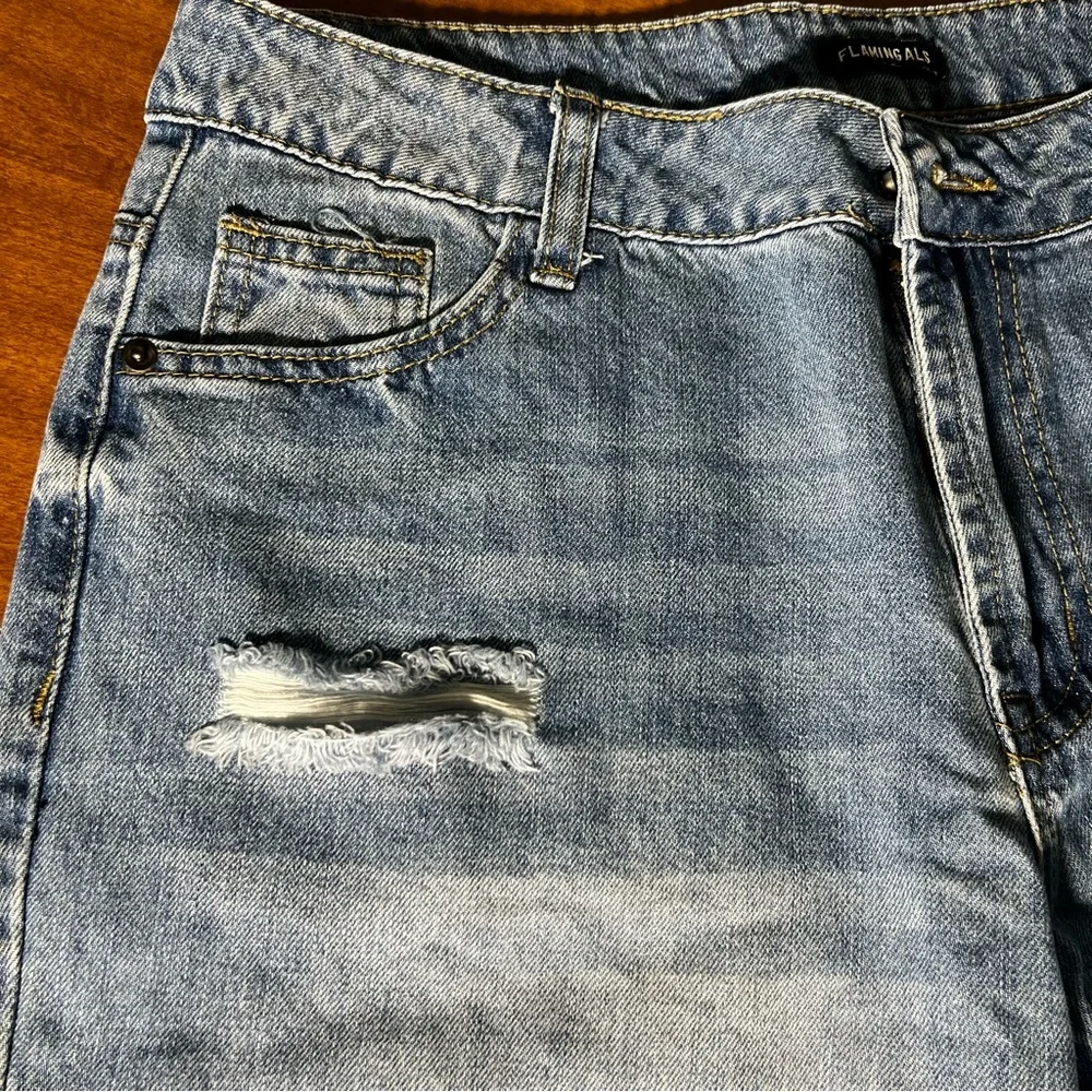 Flamingals | Women’s Jeans | Size M | Crop Ripped Raw Hem | Distressed Mom Pants - Picture 4 of 9